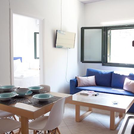 Geo Holiday Studios Kyparissia Bagian luar foto