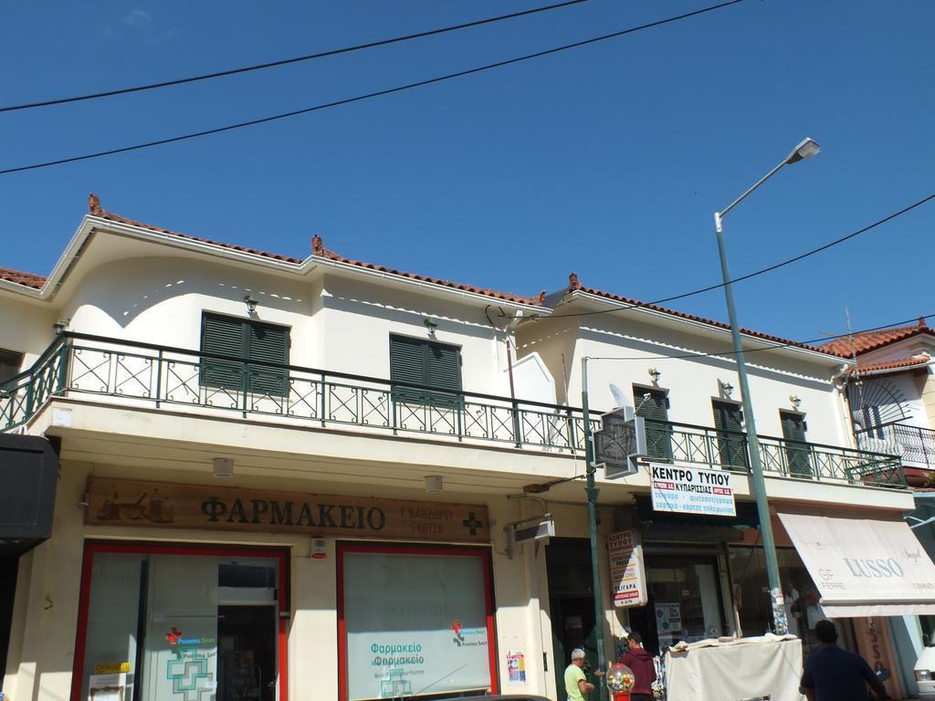Geo Holiday Studios Kyparissia Bagian luar foto