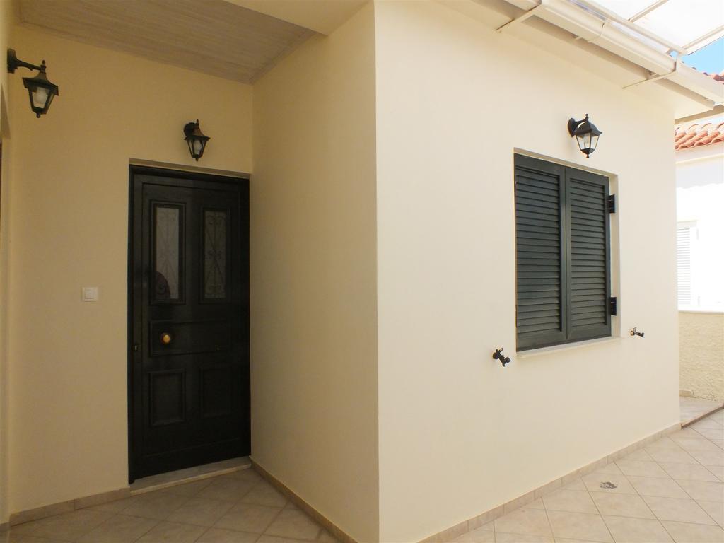 Geo Holiday Studios Kyparissia Bagian luar foto