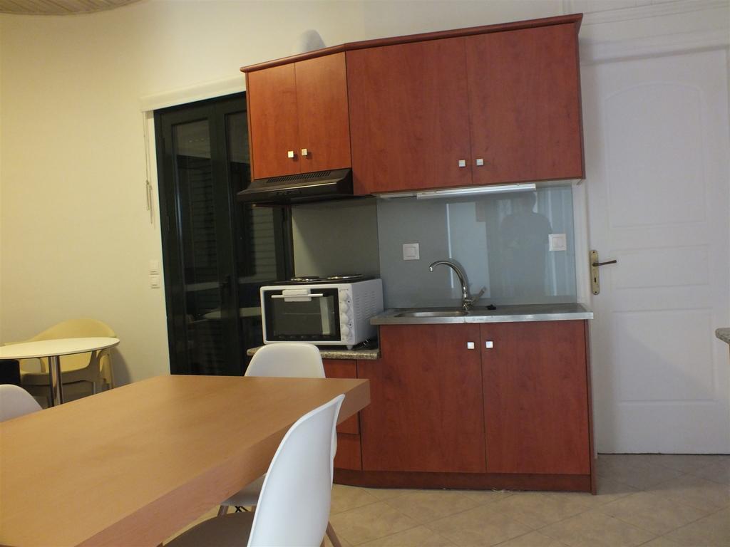 Geo Holiday Studios Kyparissia Bagian luar foto
