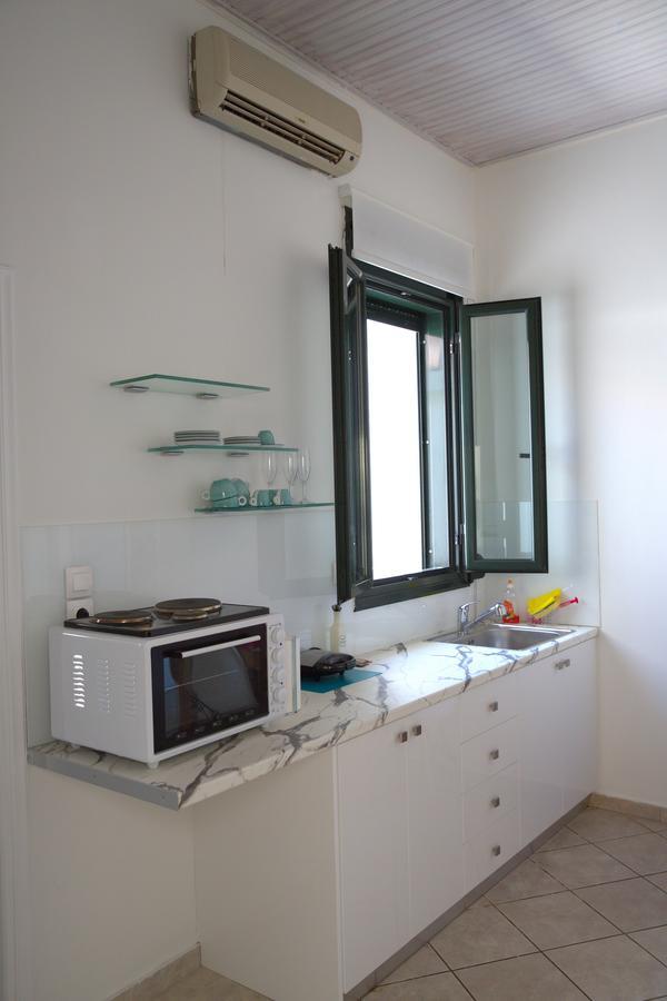 Geo Holiday Studios Kyparissia Bagian luar foto