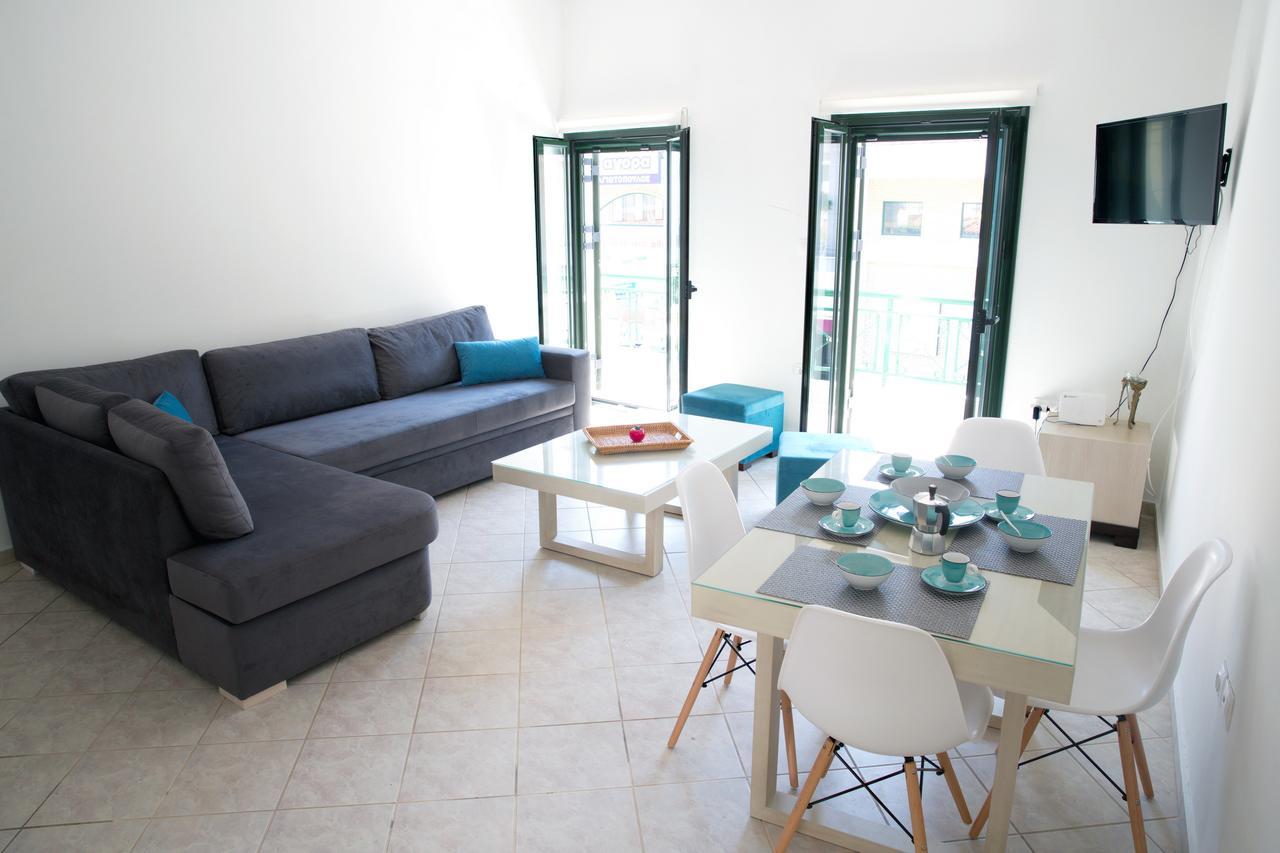 Geo Holiday Studios Kyparissia Bagian luar foto