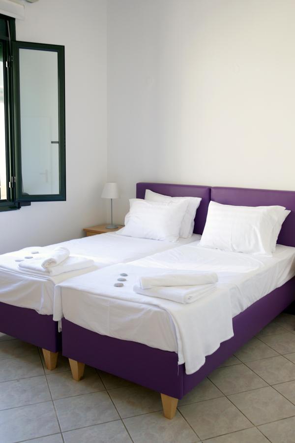 Geo Holiday Studios Kyparissia Bagian luar foto
