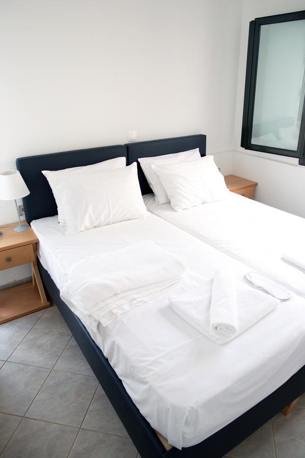 Geo Holiday Studios Kyparissia Bagian luar foto
