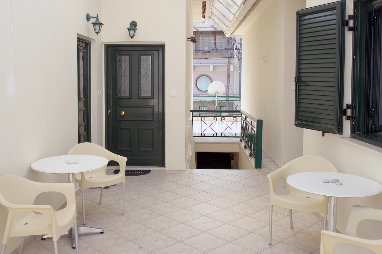 Geo Holiday Studios Kyparissia Bagian luar foto