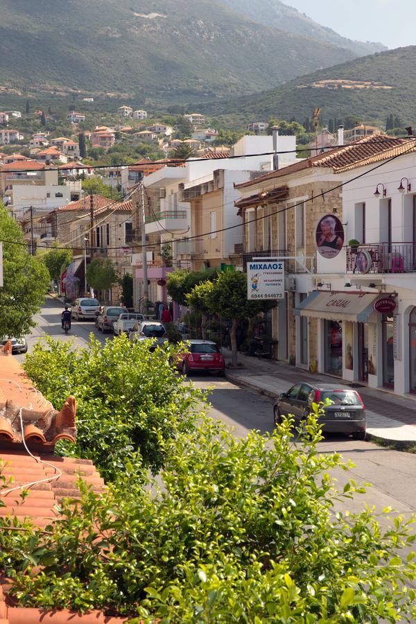 Geo Holiday Studios Kyparissia Bagian luar foto